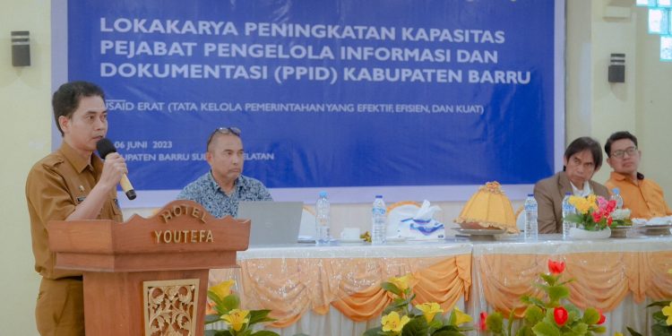 Kegiatan Lokakarya PPID Kab. Barru Resmi Ditutup oleh Kadis Kominfo-SP Syamsuddin, S.IP,M.Si