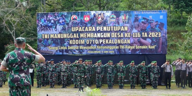 Pangdam IV/Diponegoro Tutup TMMD Reguler Ke -116, di Desa Wangkelang Pekalongan
