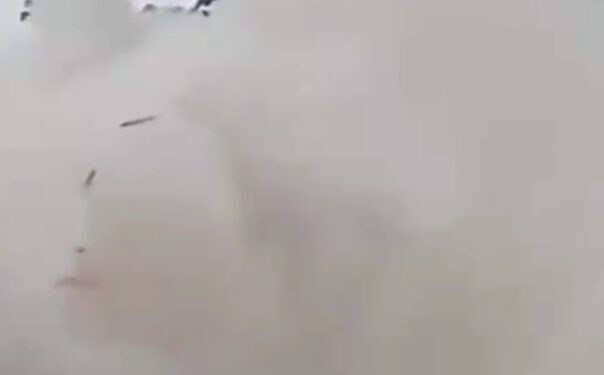 Peristiwa Kali Baru yang Tercemar Limbah Busa di Kec. Cimanggis, Depok Viral di Medsos Meresahkan Warga yang Terdampak