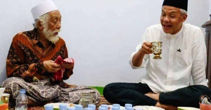 Meski Dikunjungi Gibran Rakabuming, Abuya Muhtadi Tetap Konsisten Dukung Ganjar-Mahfud