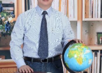 LUAR BIASA…!! Roebing Gunawan Mencuat Namanya Meraih Rekor MURI Menyandang 125 Gelar Akademik