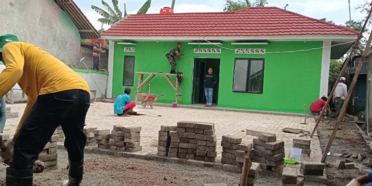 Satgas TMMD Ke 119 Kodim 0509 Kabupaten Bekasi berhasil Membangun Posyandu Cempaka 5 bagi Warga Masyarakat Karang Bahagia