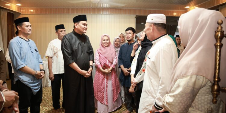 Bupati Barru Hadiri Buka Puasa bersama di Kediaman Drs. H.Nompo Nasrun,MM Desa Cilellang Mallusettasi