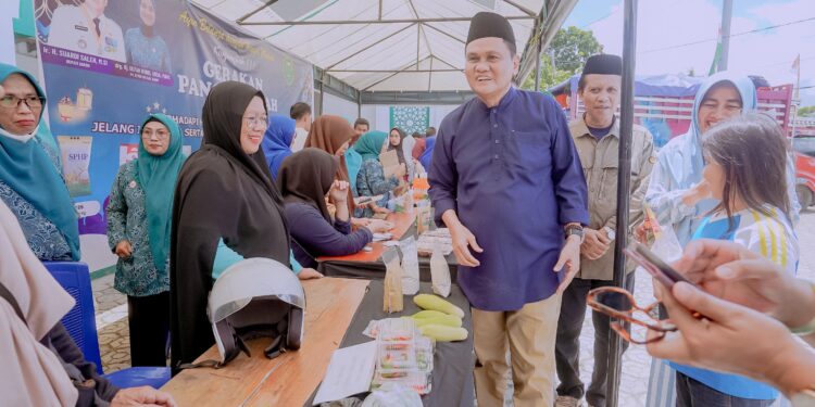 Bupati Barru gelar Acara Gerakan Pangan Murah di Hall Masjid Jami An’nur, Desa Lampoko, Kec.Balusu