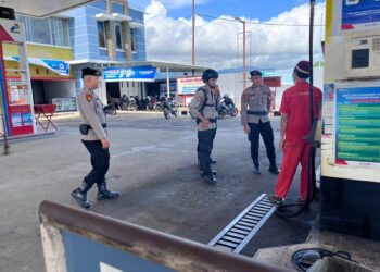 Antisipasi Kelangkaan BBM Menjelang Lebaran Idul Fitri Sat Samapta Polres Polman Patroli Ke SPBU