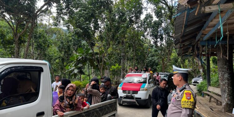 Libur Lebaran Idhul Fitri 1445 H, Kasat Lantas Polres Polman Pimpin Patroli Ditempat Wisata