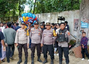 Giat Pengamanan Artis dan Pantai Wisata Mangrove Salubiru Karossa Meriahkan Liburan Minggu
