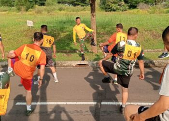 Pacu Stamina Puluhan Prajurit Kodim 0509 Kabupaten Bekasi Mengikuti Uji UKP Periodik 2024