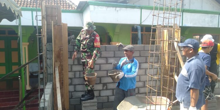 Sertu Buadi Babinsa Koramil 0808/09