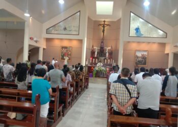 Bhabinkamtibma Wilayah Hukum Polsek Megamendung Laksanakan Pengamanan Giat Ibadah Umat Kristiani