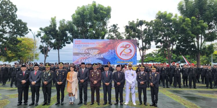 Imigrasi Baubau Hadiri Upacara Peringatan HUT Bhayangkara ke-78
