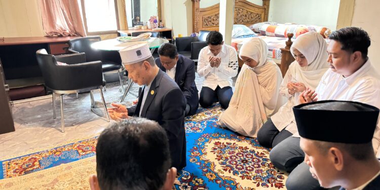 Do’a bersama Paslon Bupati / Wakil Bupati Barru Dr Ulfah – Mudassir Hasri Gani Dipimpin AG.Prof., Dr.,Faried Wajedy, MA