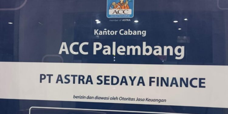 Tangkap Pak Polisi Debt Collector yang Mangkal di kantor ACC Cab. Palembang, Diduga Perampasan Kendaraan!!