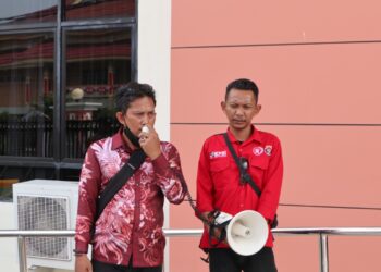 Massa Gruduk PN Singkawang Minta Keadilan Kasus Dugaan Pencabulan