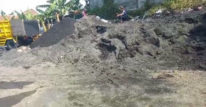 Pemanfaatan Limbah Batubara menjadi Batako/Paving blok.
