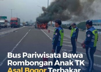 Bus Pariwisata yang Mengangkut 58 anak TK, Terbakar di Km 03 Tol Wiyoto Wiyono, Jatinegara, Jakarta Timur.