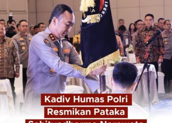 Kadiv Humas Polri Irjen Pol. Dr. Sandi Nugroho, S.I.K., S.H., M.Hum., Pimpin Peresmian Pataka Divisi Humas Polri ‘Sahityadharma Narawata’ di Gedung The Tribrata, Jaksel