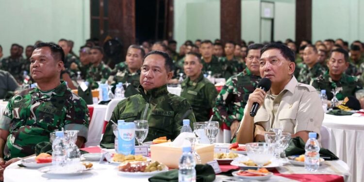 Panglima TNI dan Menhan RI Hadiri Malam Akrab Bersama Ribuan Prajurit di Papua