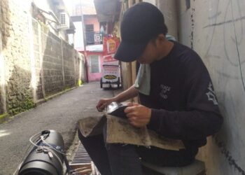 Udin Lebih Memilih Bekerja Merdeka Daripada di Bawah Tekanan Bekerja di Pabrik