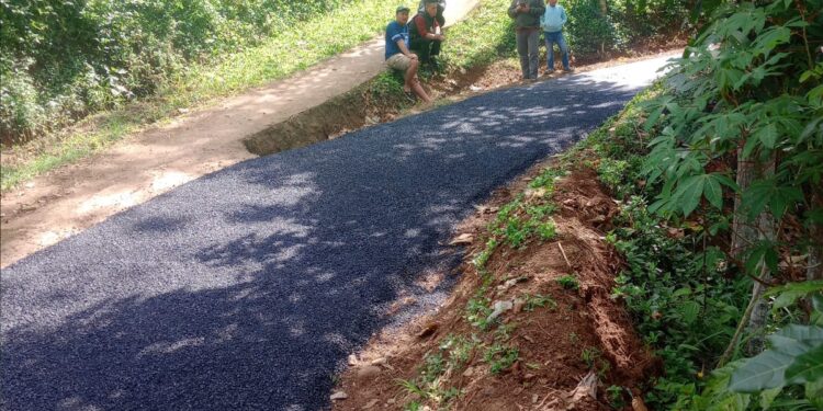 Peningkatan Konektivitas Jalan Desa Celak, Gunung Halu Manfaat dari Inpres 2023/APBN 2024.