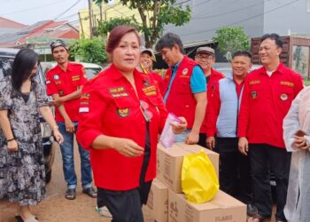 Kapolsek Gunung Putri Bersama SKP Turun Langsung Kedaerah Banjir Bojong Kulur Kab, Bogor