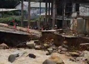  Status Pengurus Warga ” Jembatan Putus Hanya di Data, Bukan di Perbaiki Cepat “