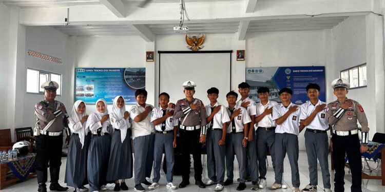 Polsek Kadungora Gelar Dikmas Lantas di SMK Teknologi Mandiri Kadungora