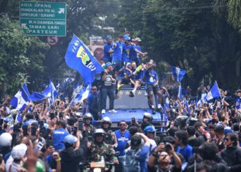 Gubernur Jabar KDM Beri Bonus Rp 2 Miliar untuk Persib