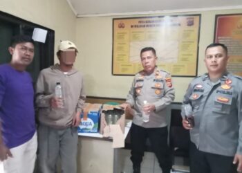 Razia Miras di Samarang, Polisi Amankan Puluhan Botol Ciu dan Seorang Penjual