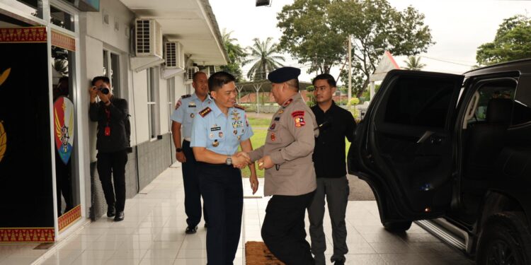 DANPAS 1 BRIMOB BRIGJEN POL. ANANG SUMPENA LAKUKAN BEBERAPA KUNJUNGAN KEHORMATAN DISAMBUT DANLANUD SMH KOLONEL PNB ZULFIKRI ARIF PURBA