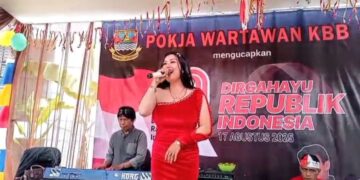 Siapa sih , Putri Gotik Penyanyi Dangdut Cantik yang Turut Meriahkan HUT RI ke-80 di Pokja Wartawan KBB !?