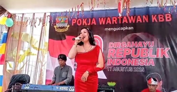 Siapa sih , Putri Gotik Penyanyi Dangdut Cantik yang Turut Meriahkan HUT RI ke-80 di Pokja Wartawan KBB !? 