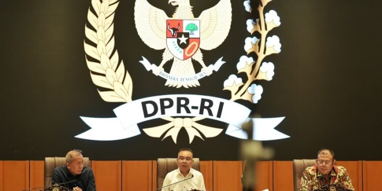 DPR RI Menerima Perwakilan dari Organisasi Kepemudaan dan Mahasiswa dari berbagai Universitas