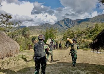 SATGAS YONIF 511/DY POS MALAGAY PENUHI KEBUTUHAN AIR BERSIH UNTUK MASYARAKAT PEDALAMAN PAPUA