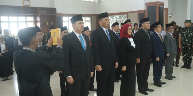 Kejanggalan dan Keanehan Rotasi Mutasi 14 Pejabat Eselon di Kabupaten Bandung Barat Sarat Kritikan Tajam dari Publik