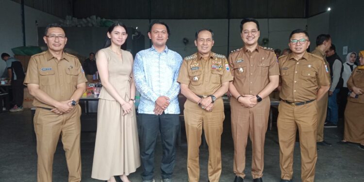 Kunjungan Walikota Cimahi ke CV Rifal Anugerah Jaya, Pabrik Rokok (RAJ) Mencatat Peningkatan Produksi.