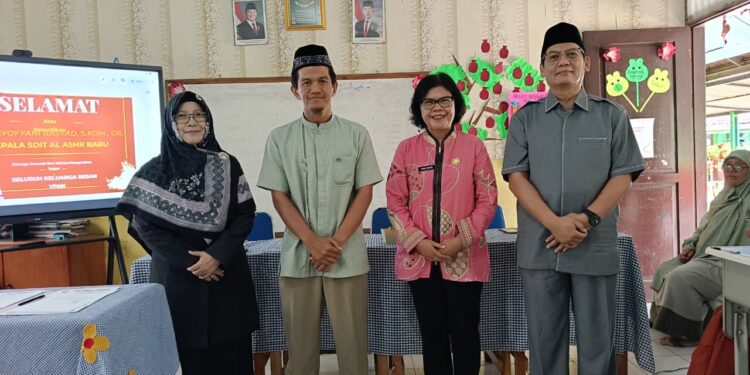 Kepala Sekolah SDIT AL-ASHR  Yang Baru Resmi Di lantik