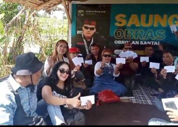 Ketua Pokja Wartawan KBB M Raup Memberikan Tali Kasih Jum’at Berkah kepada Tim Pokja Wartawan KBB di Penghujung Ramadhan